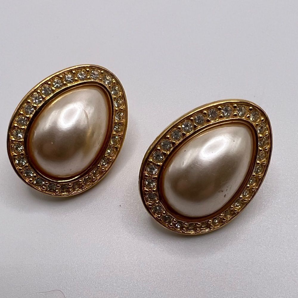 Signed Napier Vintage Faux Pearl Teardrop Screw Clip On Earrings